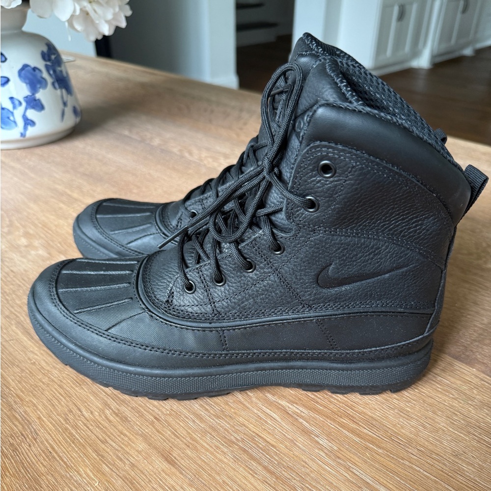 Men’s Nike ACG Woodside II Black Lace-Up Boots sz 8